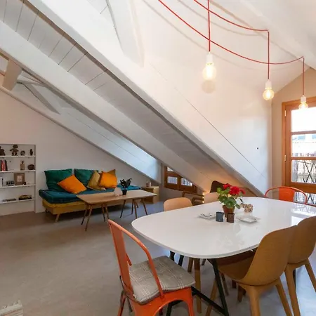 Porta Nuova Apartments! San Massimo Flat 2 * Turin