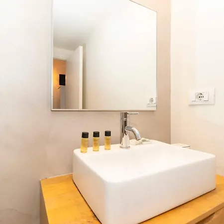 Porta Nuova Apartments! San Massimo Flat 2 Turin